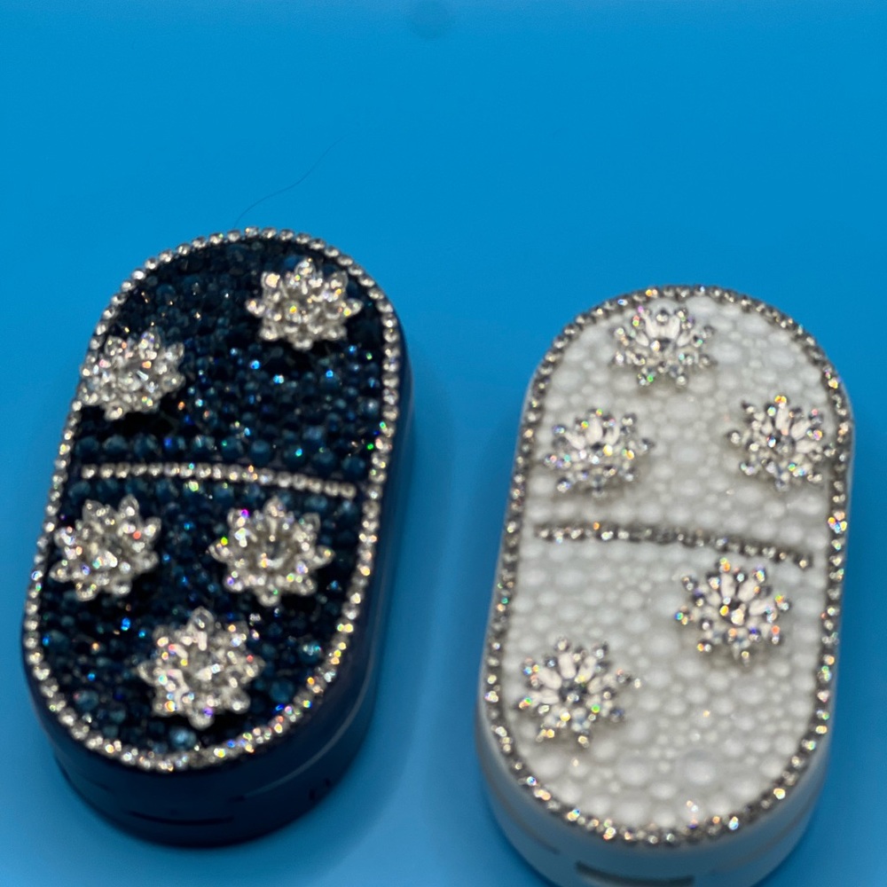 Sparkling Pill Cutter with Crystal Rhinestones